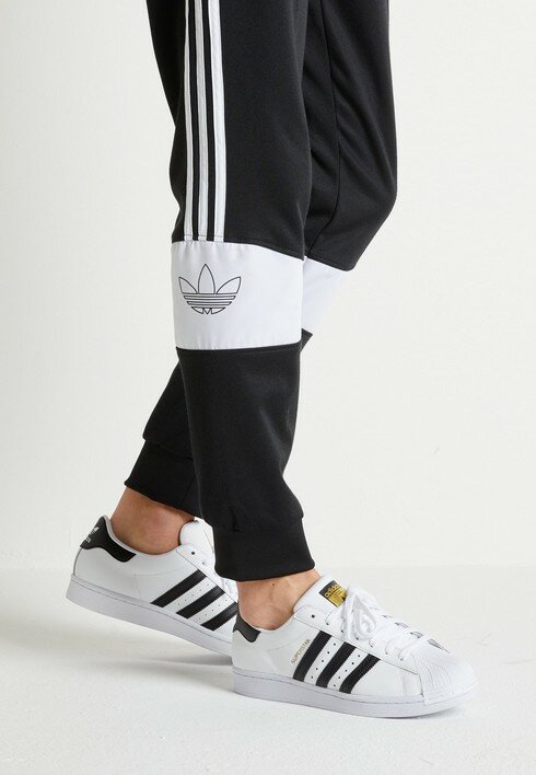 Кроссовки adidas Superstar