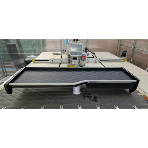 Столик-полка для Маз евро Maz Euro Чёрная кожа Белые соты Белая труба 10648₽