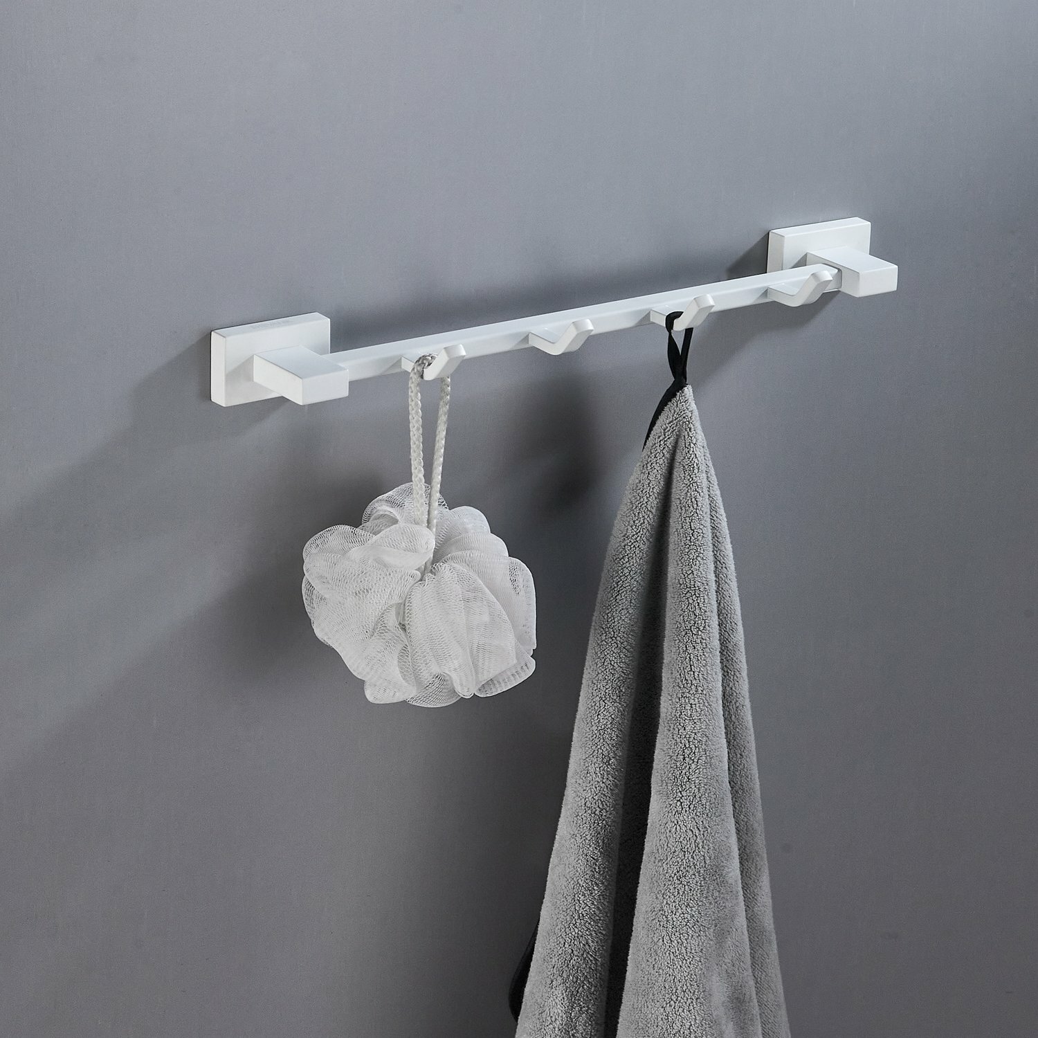 Планка с 4-мя крючками для ванной комнаты SHEVANIK SG5641C цвет белый