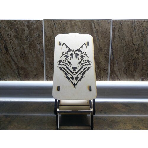 Подставка для смартфона деревянная с гравировкой Волк