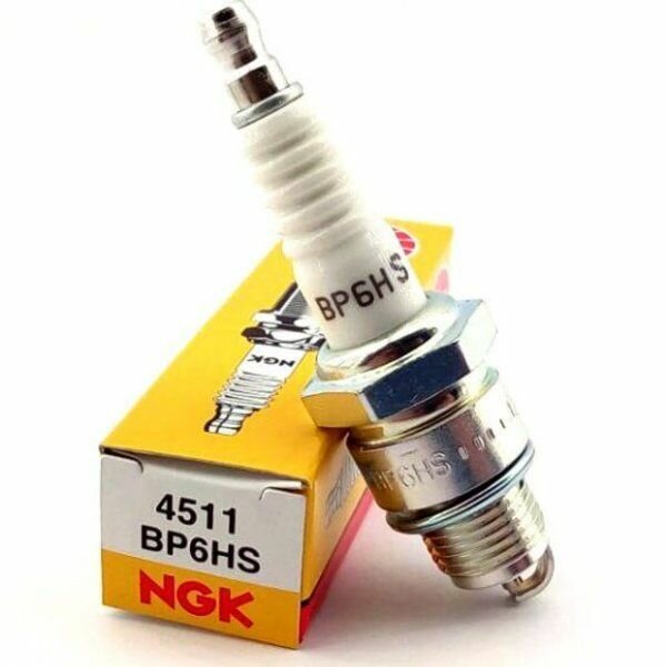Свеча зажигания NGK 4511 BP6HS для авто с двигателями ЗМЗ 402, УМЗ 417, 4213, 4216, 4215, 4218