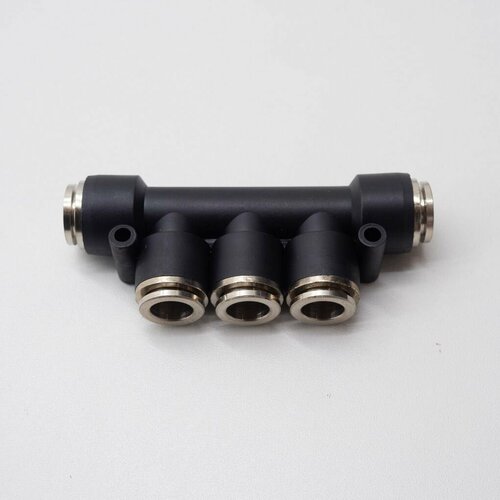 Фитинг пластиковый 10 мм ZEVS 545₽