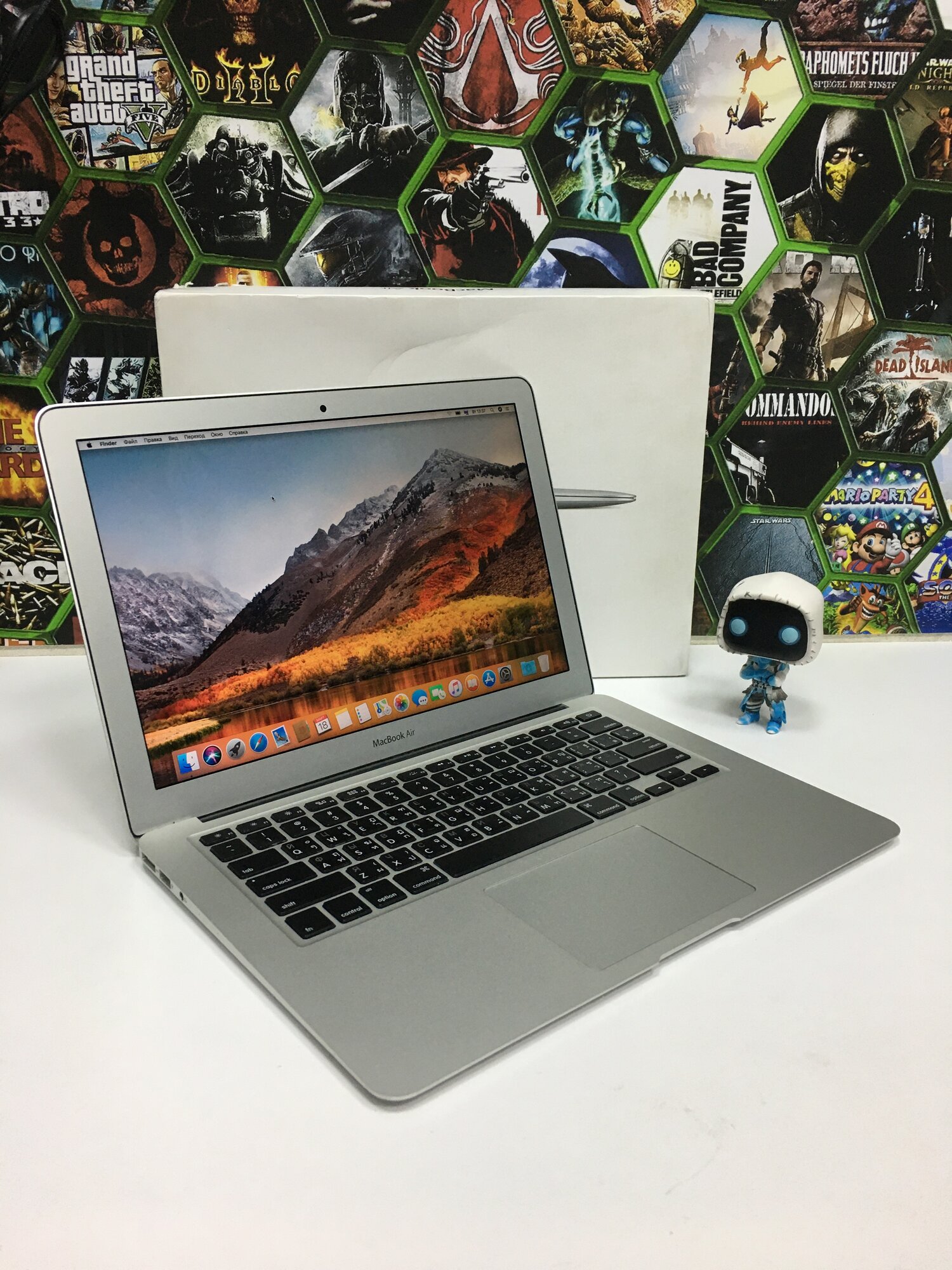 Ноутбук Apple MacBook Air 13 1440x900, Intel Core i5 2x1300Mhz, 4Gb, Intel HD Graphics 5000, SSD 128Gb, 2013, OS High Sierra.