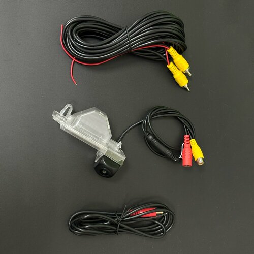 Камера заднего вида Mitsubishi ASX Pajero 3 1999-2006 2100₽