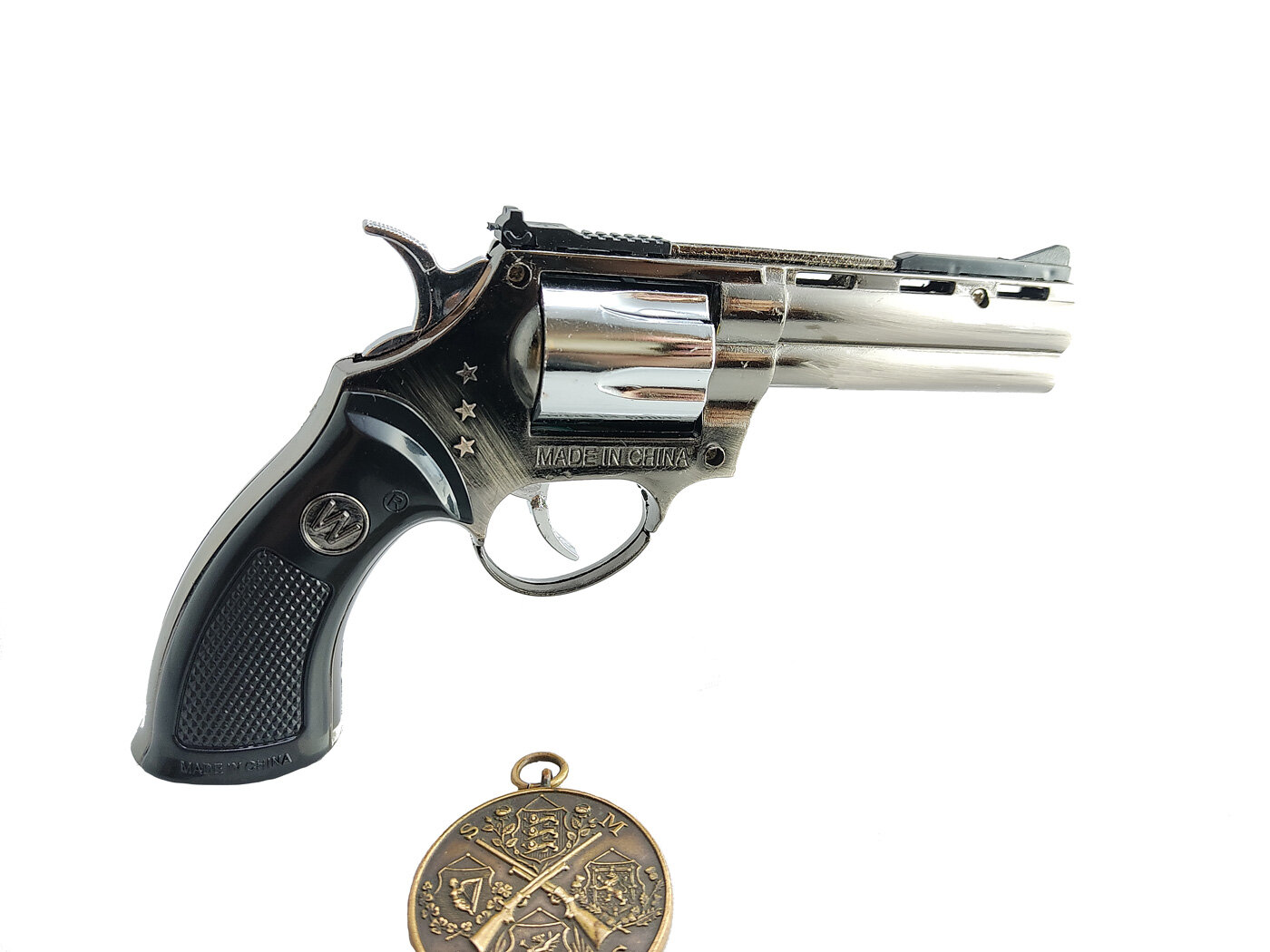 Зажигалка пистолет револьвер Colt Python компакт - фотография № 1
