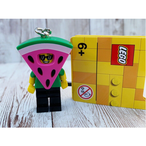 Брелок LEGO Брелок Лего Парень Арбуз / Lego Watermelon Guy, пыльная роза, розовый lego 854004 брелок цветан