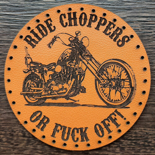 Кожаная байкерская мото нашивка Ride choppers or fuck off! Размер: 7,9 x 7,9 см. Цвет: Оранжевый