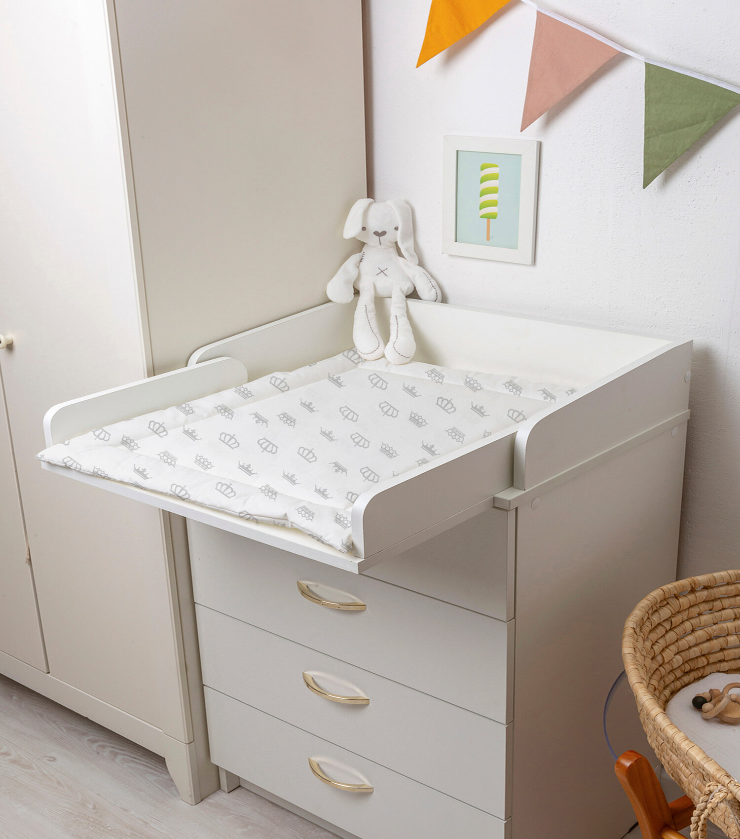 фото Матрас пеленальный двухсторонний для комода 60 см. Smikov серый звезды белые