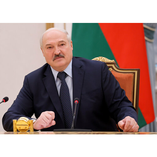 Плакат Президент Беларуси А. Г. Лукашенко на баннере,4230см. А3