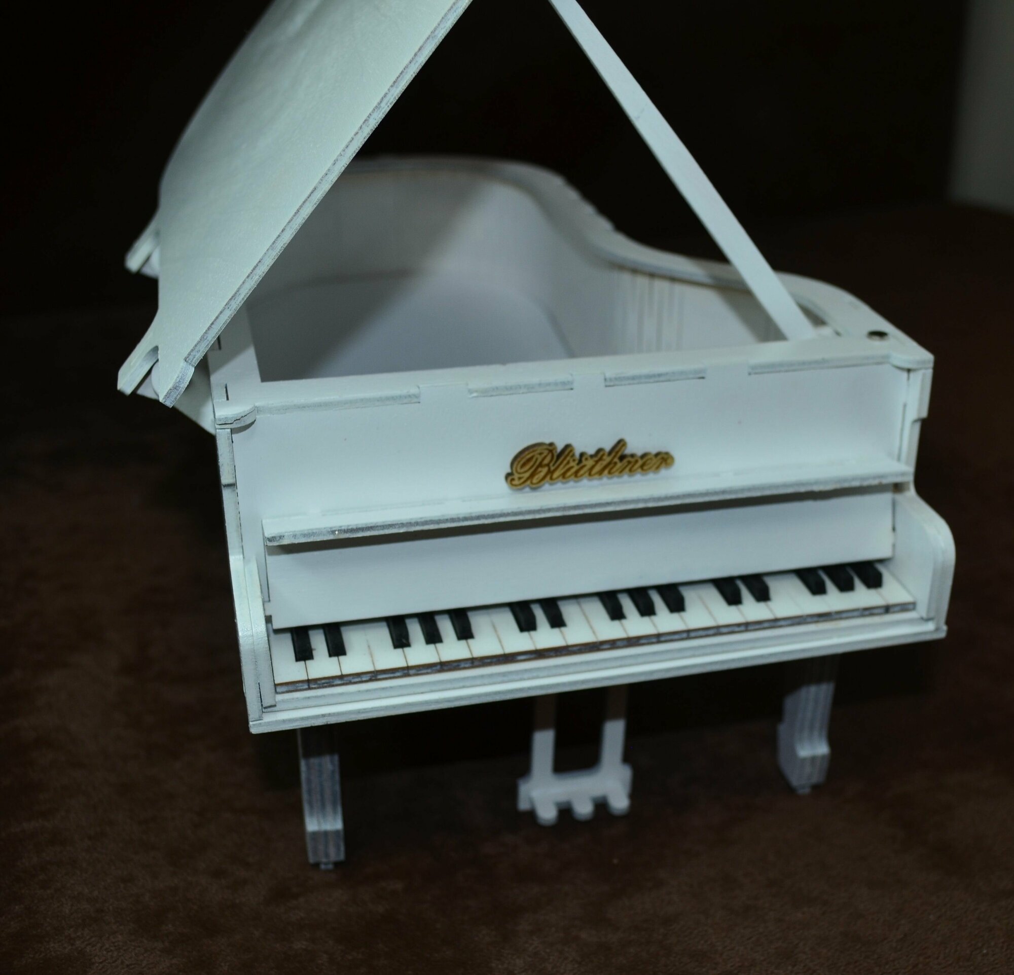 фото Деревянный рояль белый - шкатулка авторская