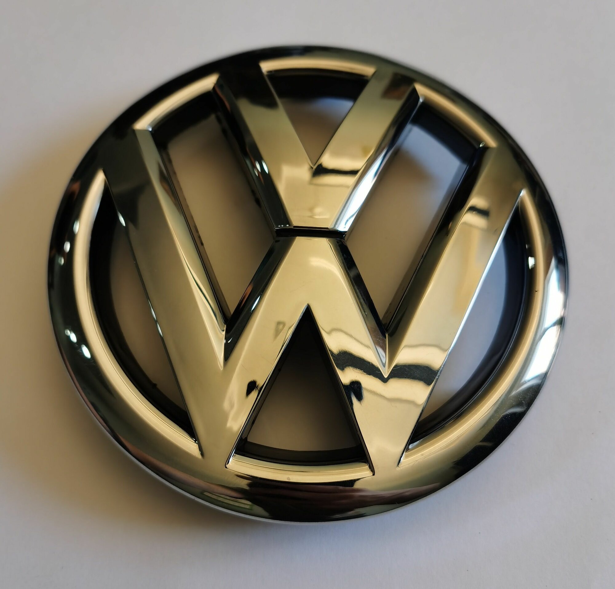 Эмблема решетки жестянка, для Volkswagen Polo, Фольксваген Поло, ABS пластик, 12.5 см