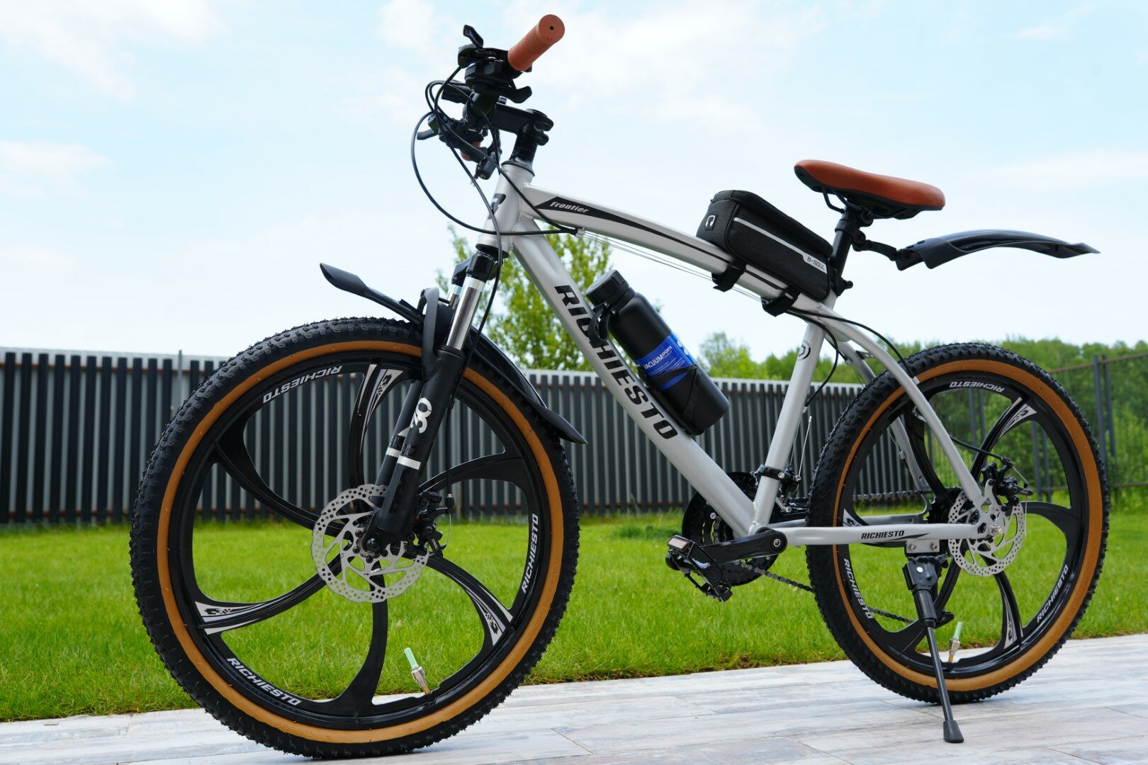 фото Велосипед горный RICHIESTO 24" колёса Алюминиевые кованные литые диски Спортивный, серебро