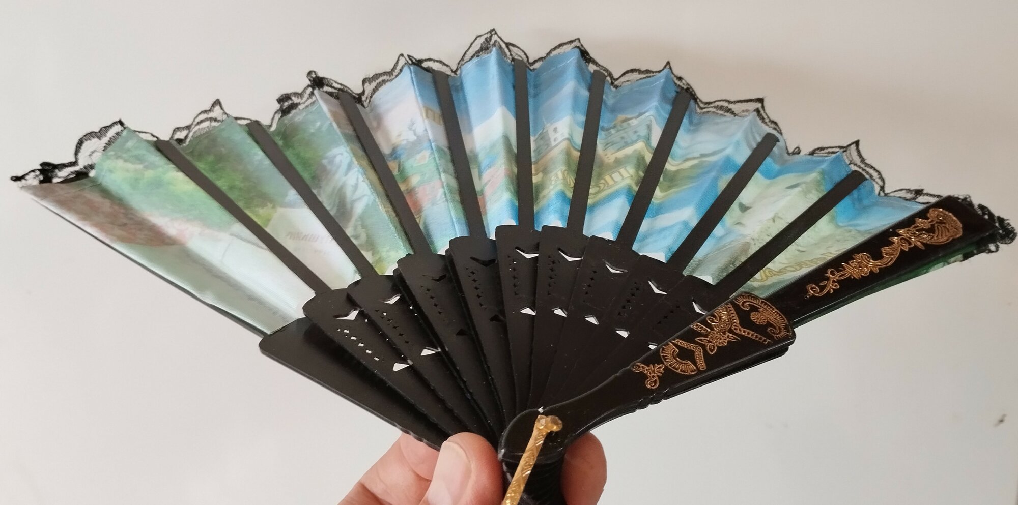 Веер "Святая земля Псковская", черный — фото 1