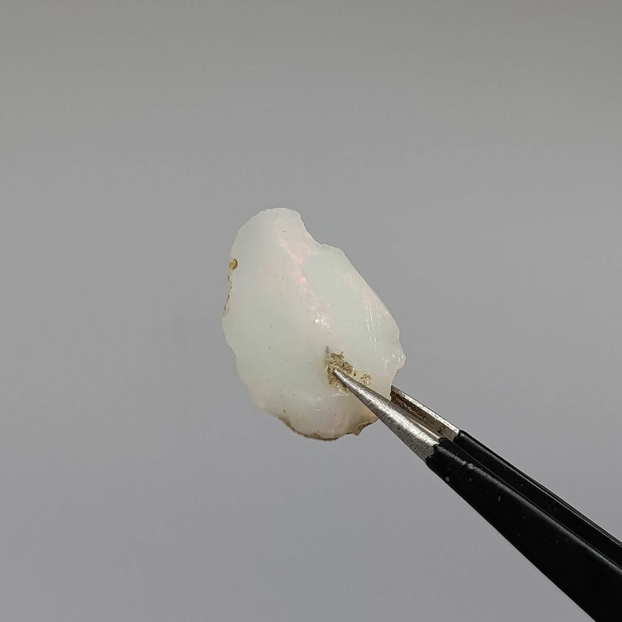 Опал редкий, белый благородный 20 мм — фото 1