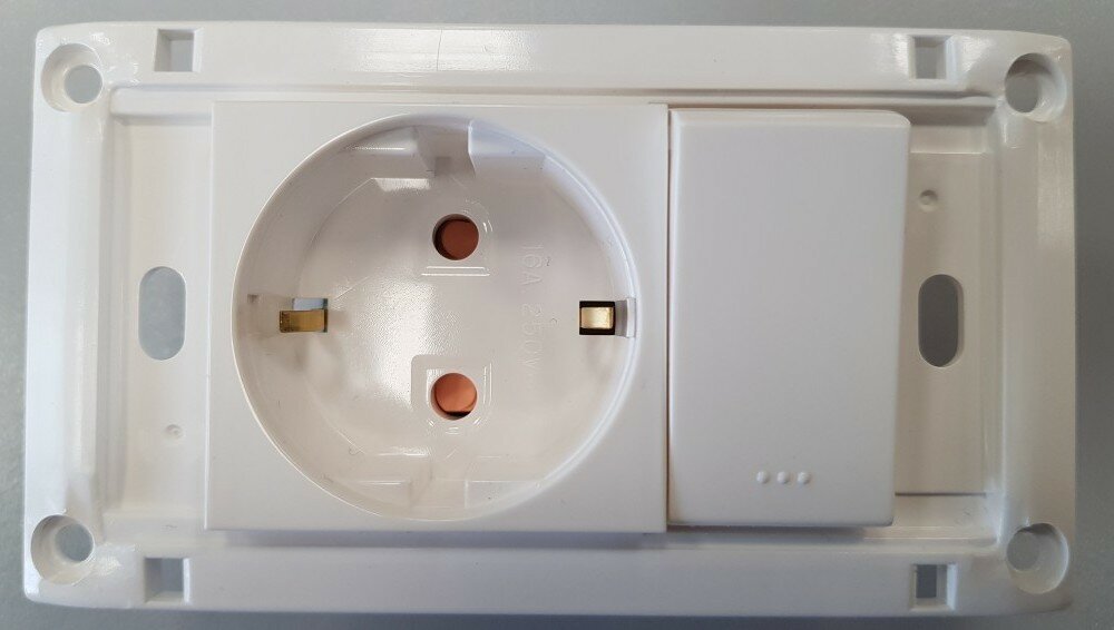 фото Anam Legrand Zunis Блок выключатель 1-кл. + Розетка с/з, белый, без рамки