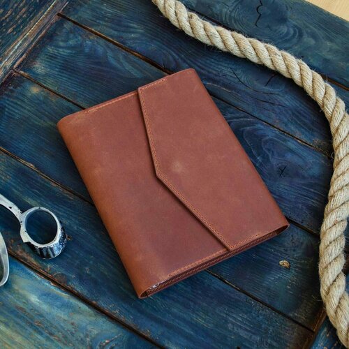 Изображение товара Блокнот кожаный А5 на кольцах. На кнопке. С внутренними карманами для карточек и ручек.