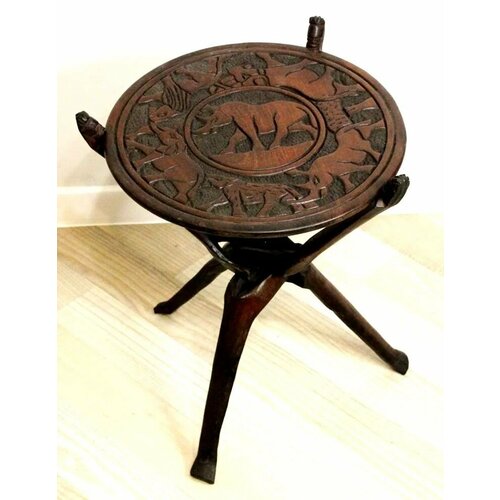 Журнальный столик из дерева Ироко, 46 см,47 см высота.