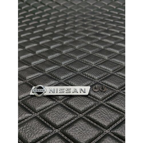Авто лейбл Nissan металлический фигурный