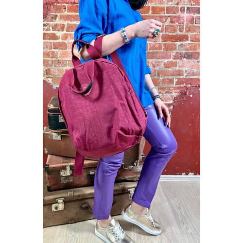 фото Текстильный стильный рюкзак вишневый нет бренда