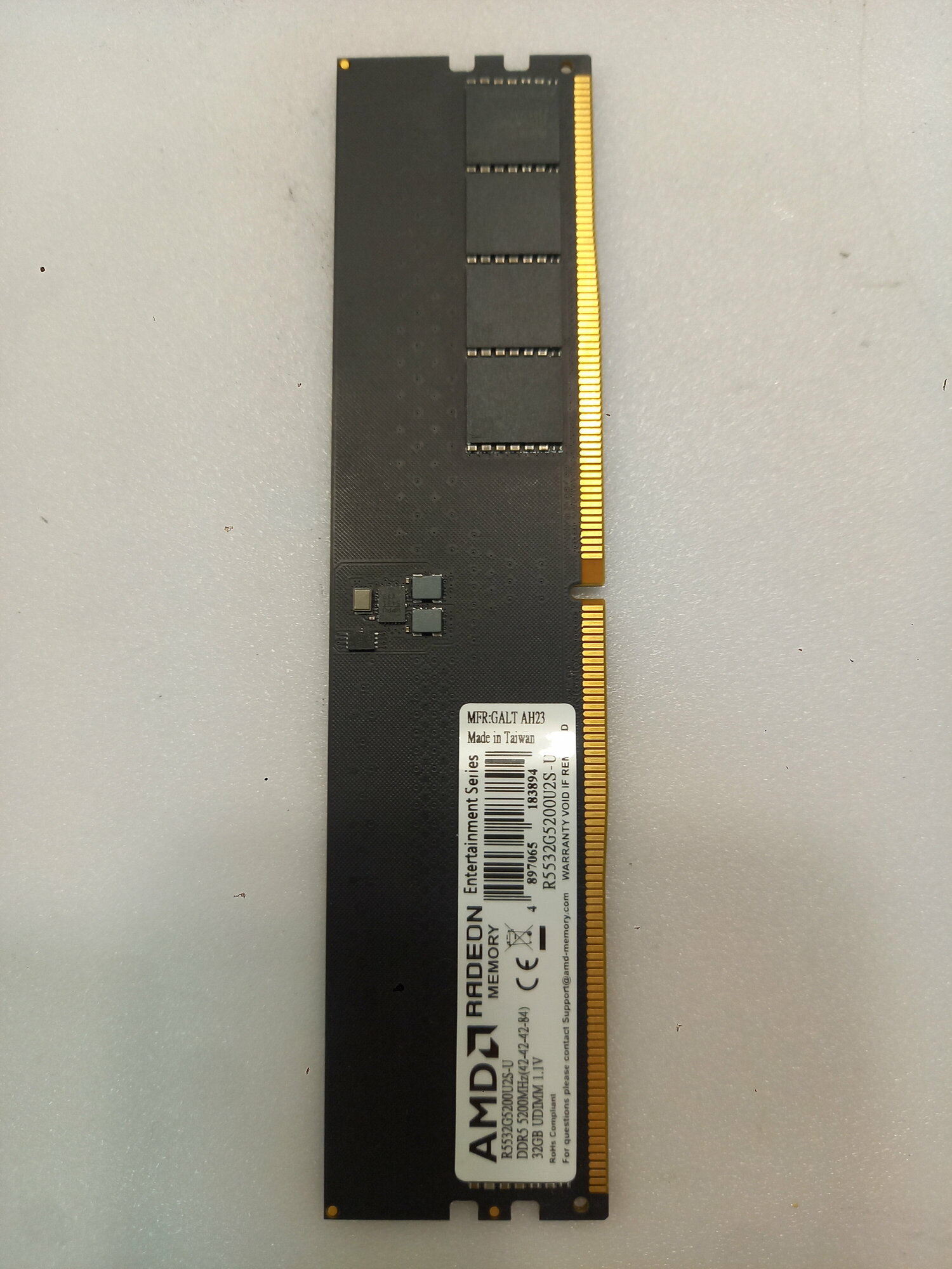 Модуль памяти AMD Radeon DDR5 DIMM 32Gb PC5-41600 5200Мгц