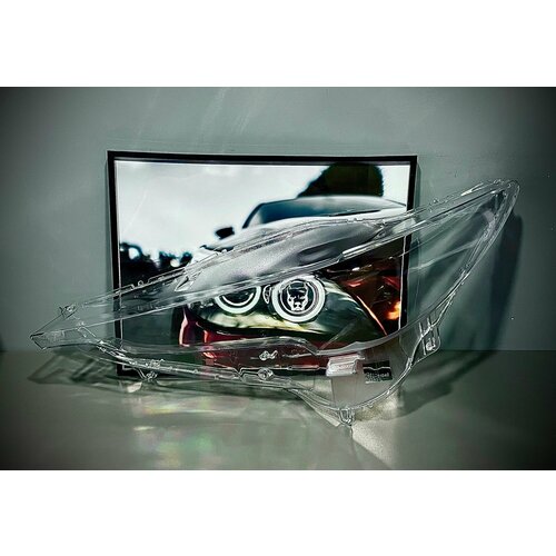 Стекло фары для Mazda CX-5 II 2017-2021 г в левое 6200₽