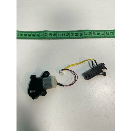 Привод боковой щетки в сборе робота-пылесоса maxwell mw3290 2710₽