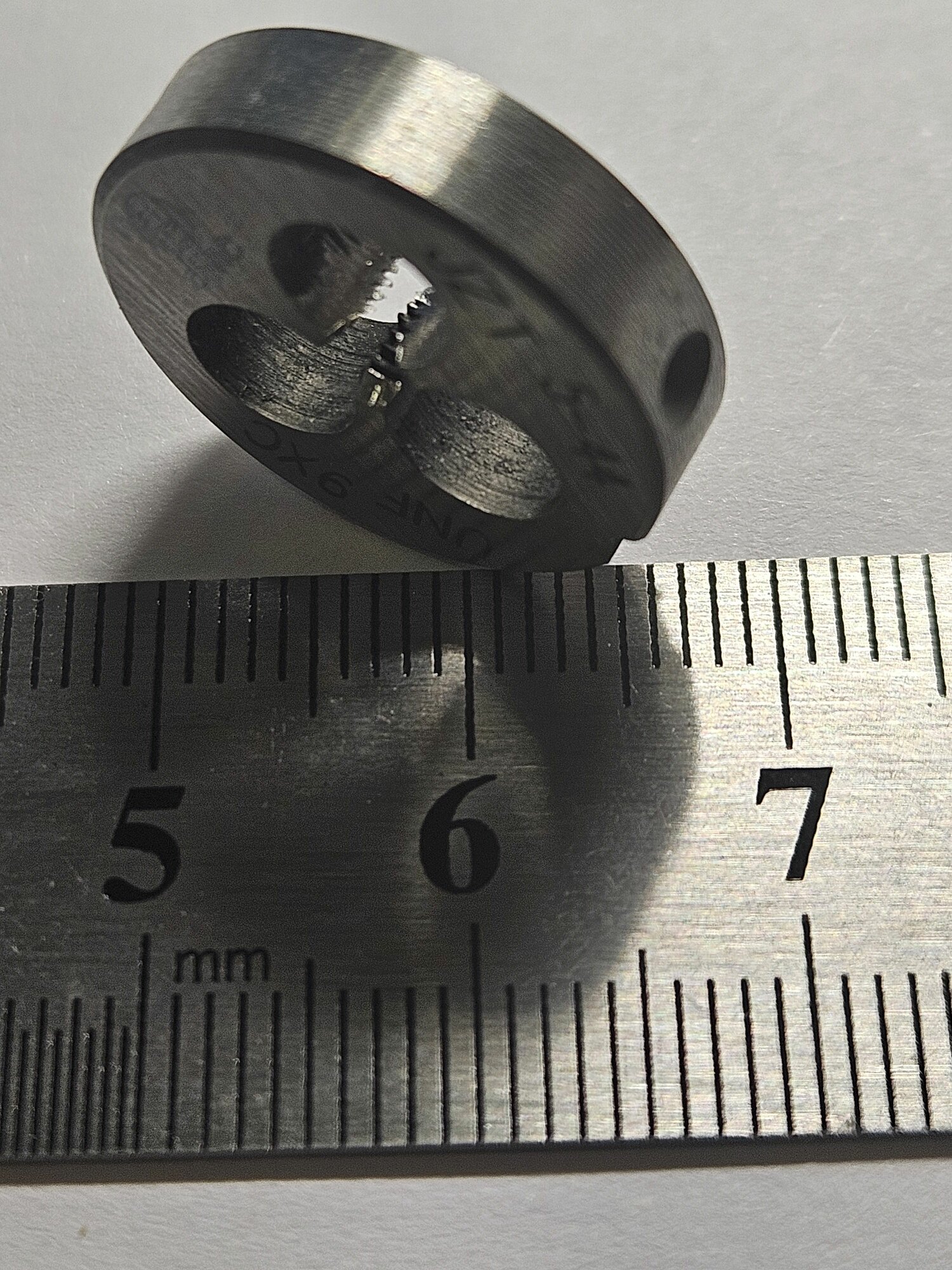 Плашка дюймовая UNF №5 44 нитки/дюйм — фото 1