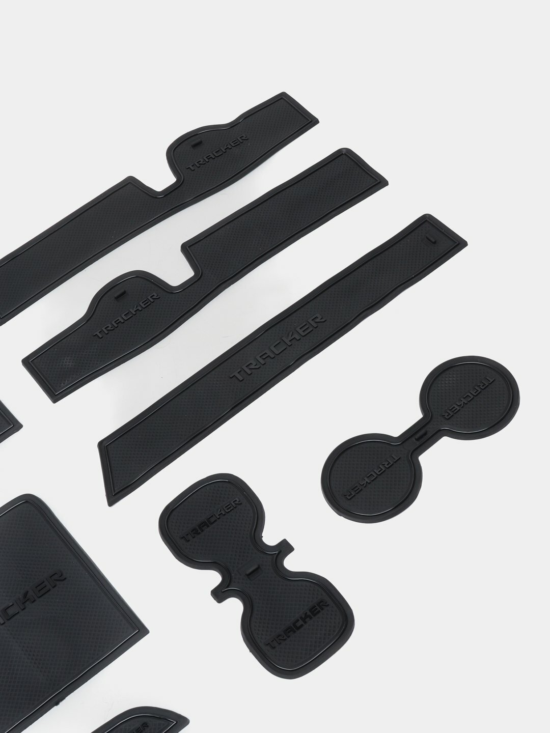 Коврики резинки, вставки на торпеду автомобиля Tracker 2 противоскользящие — фото 1