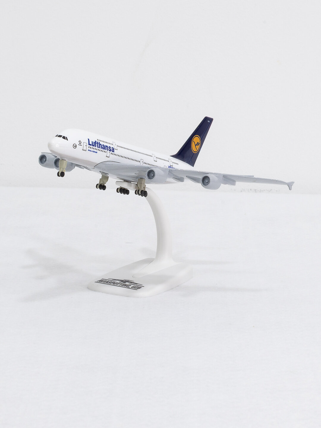 Модель самолёта Airbus A380, Lufthansa 20 см, Шасси, Металл+пластик