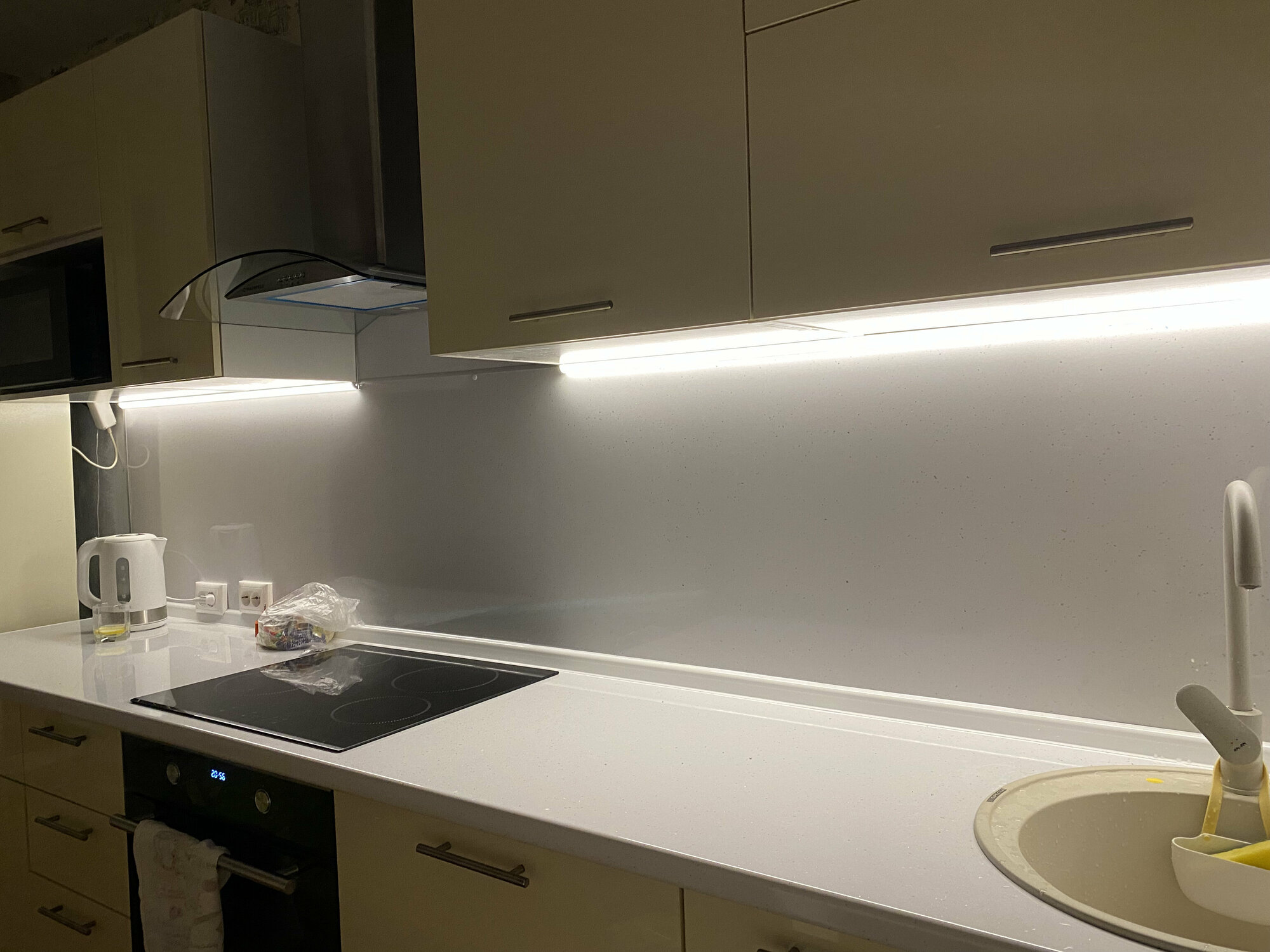 Подсветка для кухни 100 см, сенсорная с возможностью регулировки яркости, Мощность 24Вт. Теплый белый 3000К. Комплект - фотография № 6