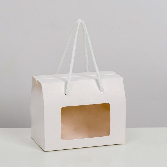 Коробка-пакет с окном и ручками белая 15 х 11 х 9 см(5 шт.)