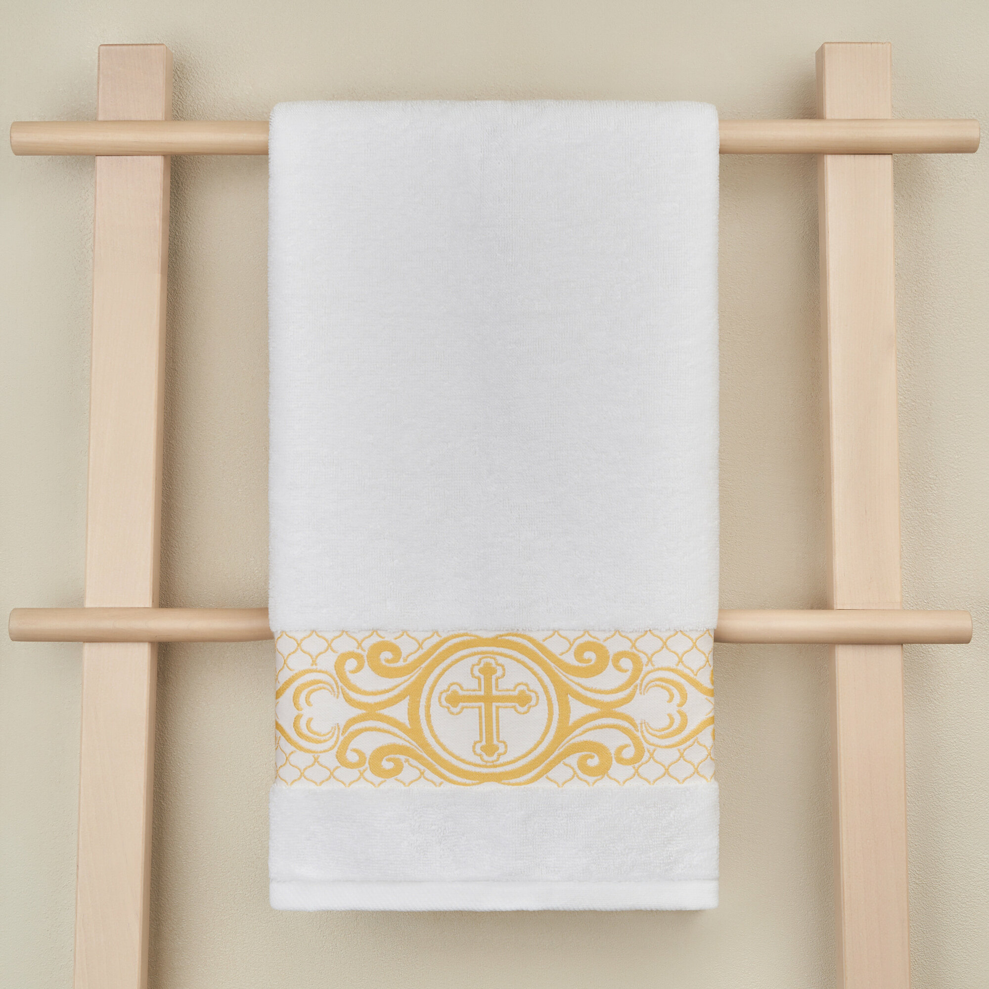 фото Полотенце крестильное махровое 70x140 с вышивкой