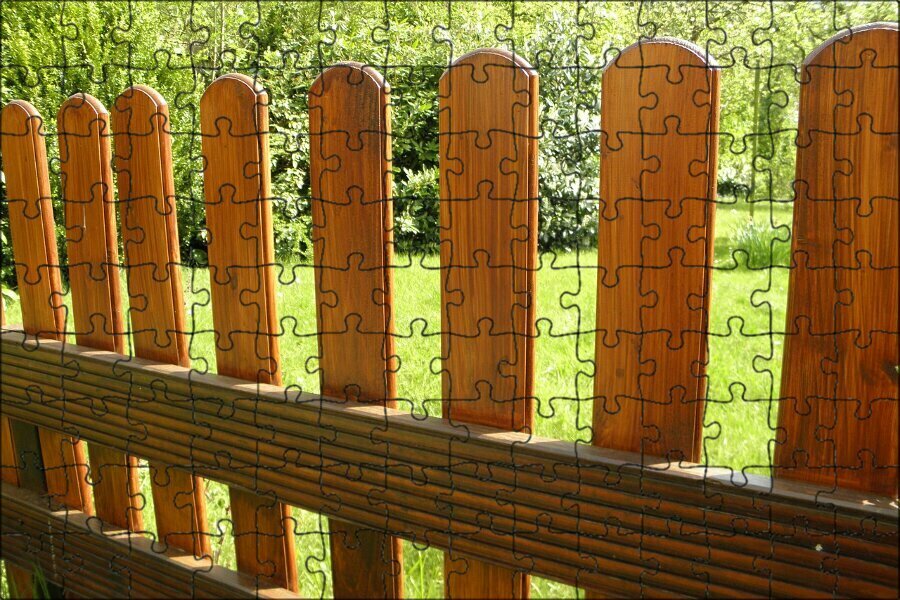 Магнитный пазл "Садовый забор, изгородь, деревянный забор" на холодильник 27 x 18 см.