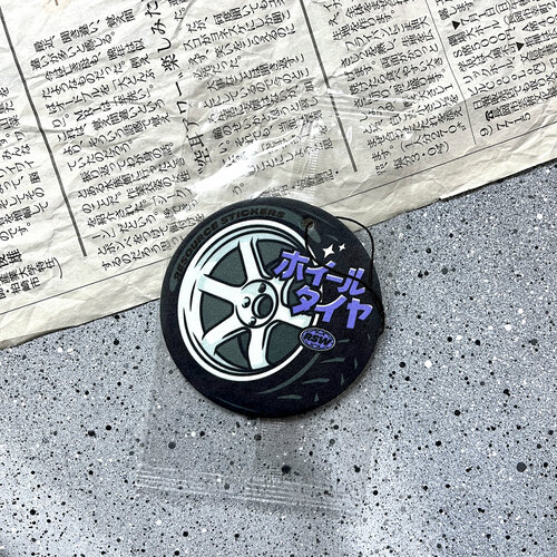 Ароматизатор для авто Гоночное колесо белое, Чёрный лёд / Resource Stickers