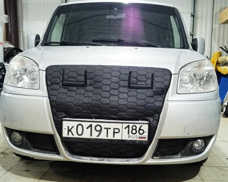 Утеплитель радиатора для Fiat Doblo 2005 -2015 С Кармашками