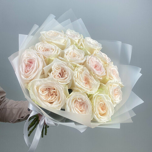 Букет живых цветов из пионовидной розы Вайт Охара