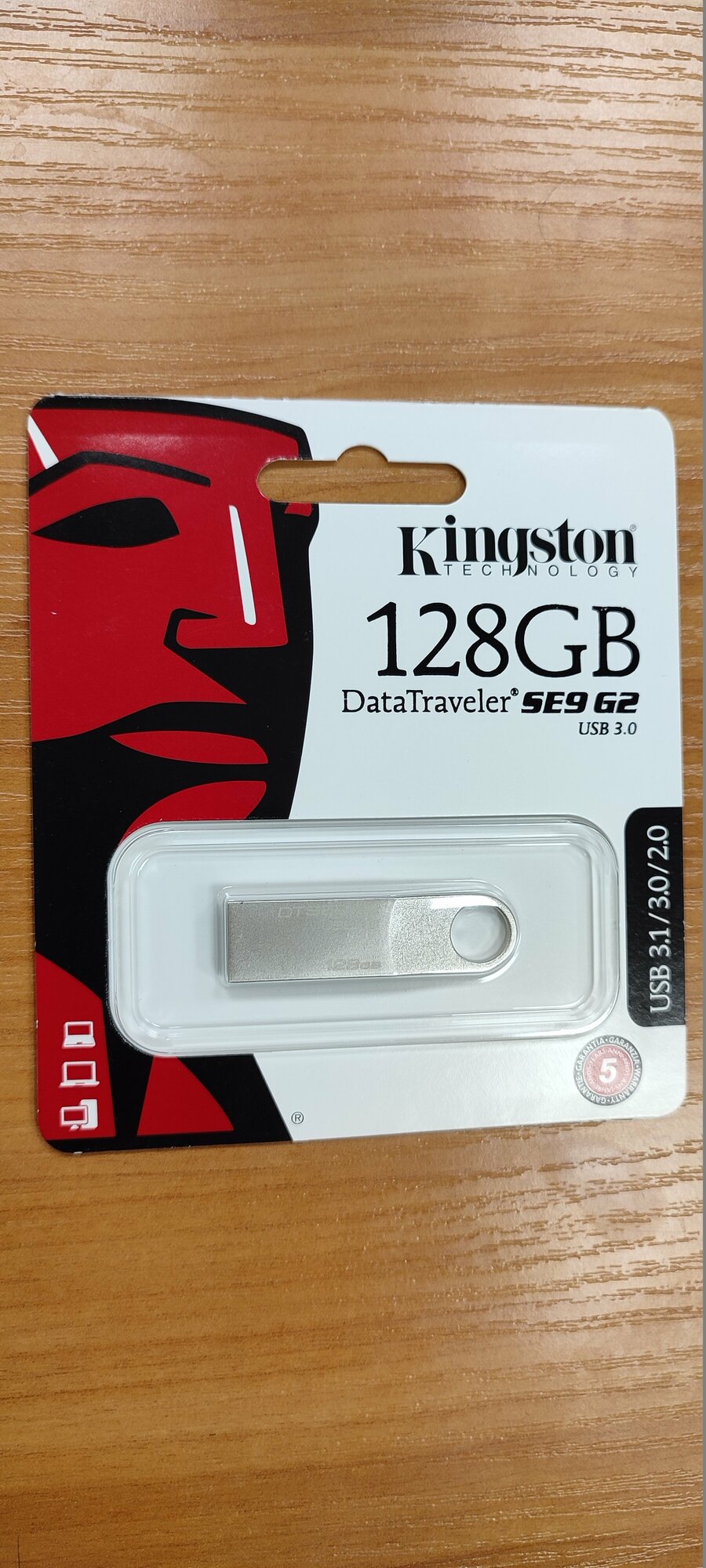 Флешка Kingston DataTraveler SE9 G2 3.0 128 ГБ, серебристый