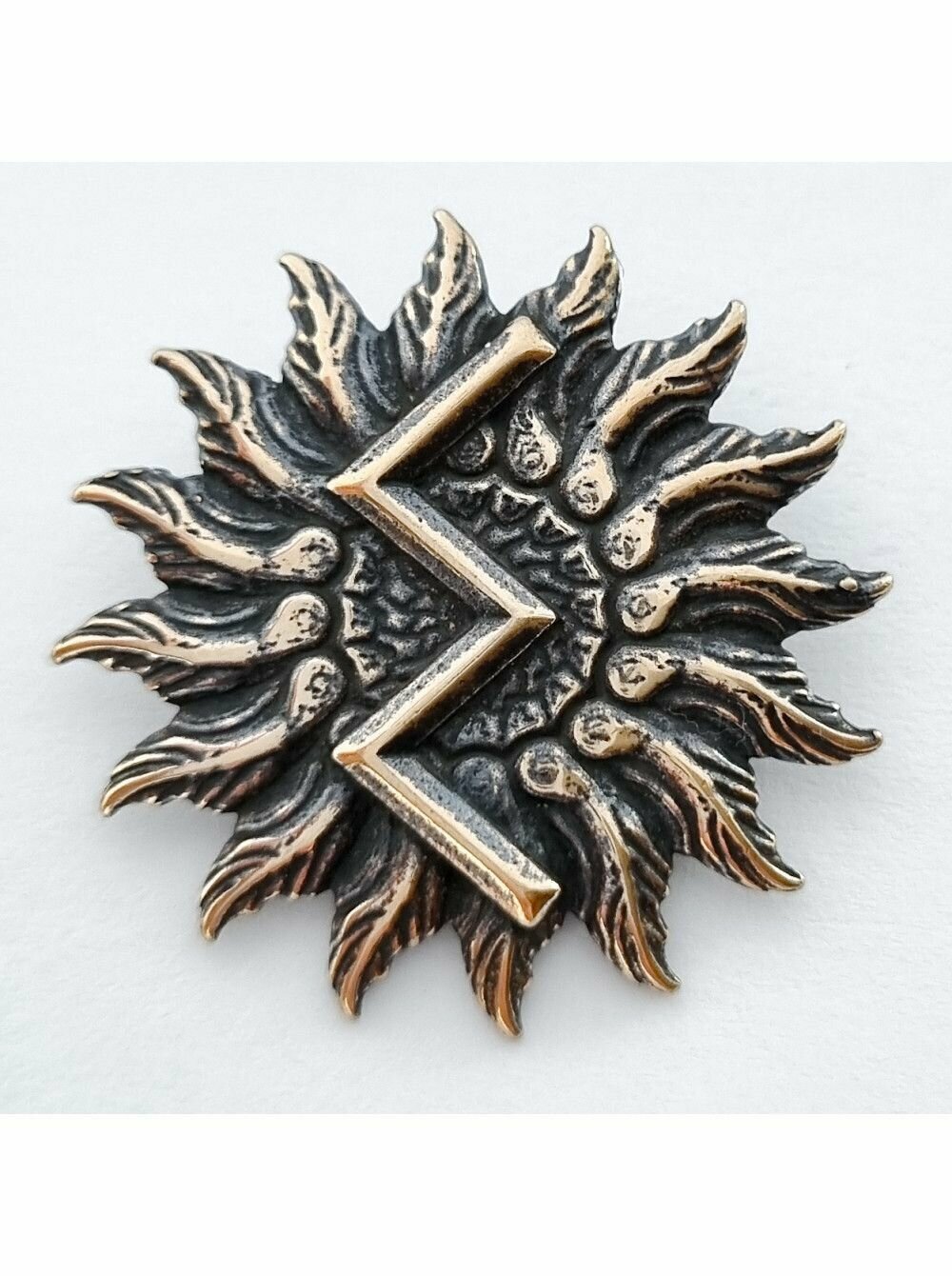 Подвеска Солнце с руной Соулу 