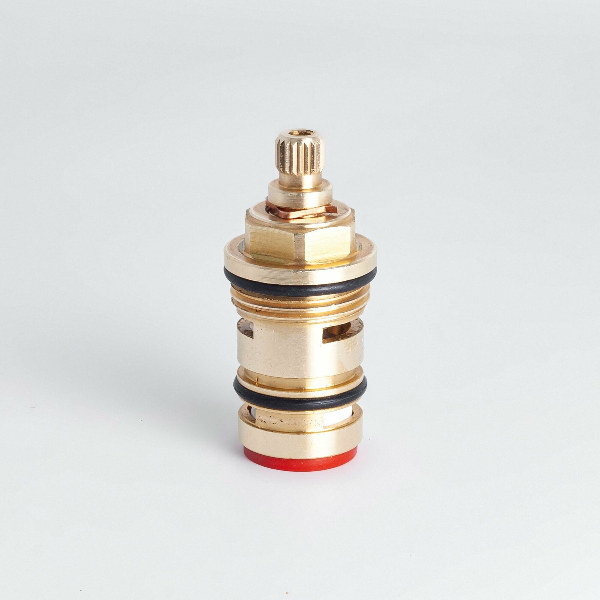 фото Кран-букса 1/2" керамическая 8Х20 шлицов усиленная для дивертора F52-6 / Код 9544