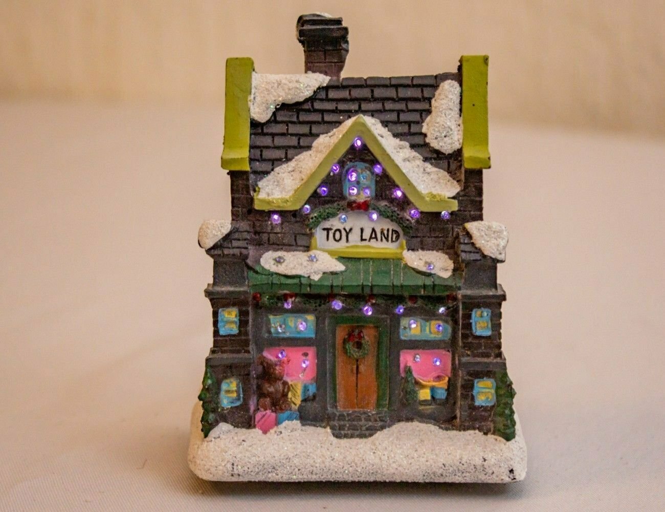 Светящаяся миниатюра МИР игрушек, полистоун, оптиковолоконная подсветка фасада, 12 см, батарейки, Kaemingk (Lumineo) 481401-2