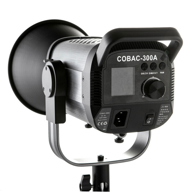 Светодиодный осветитель 300Вт 3200-5600К Fotokvant COBAC-300A LED