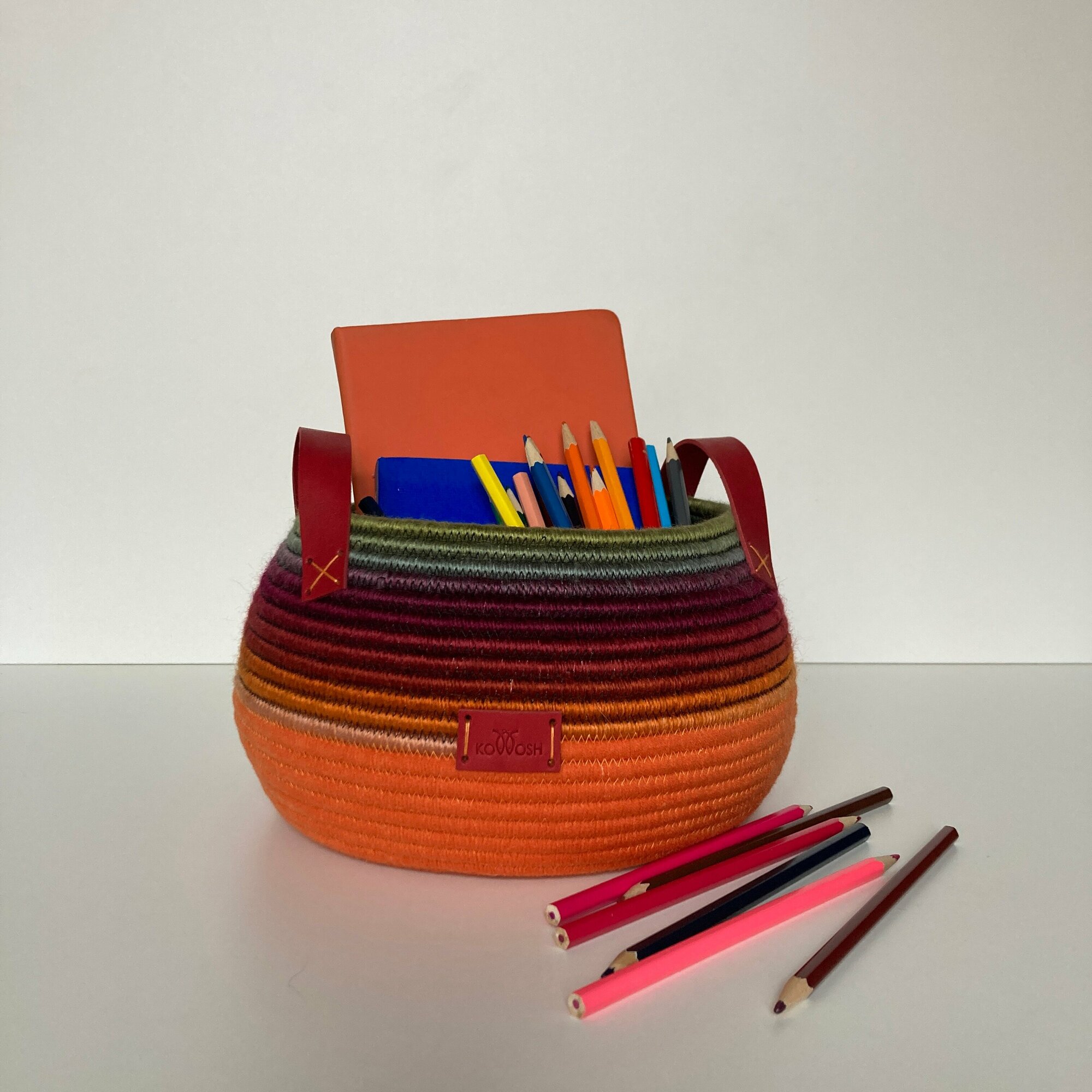 Оранжевая Круглая корзина с кожаными ручками 18 см х 13 см - фотография № 6