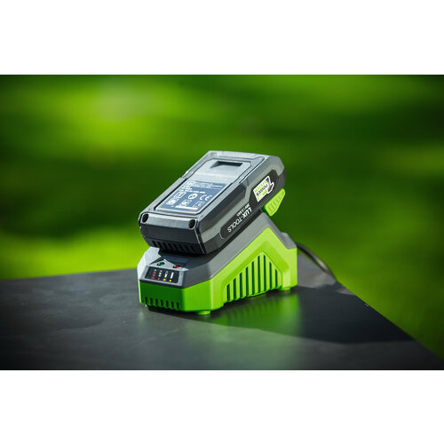 Зарядное устройство LUX-TOOLS SLG-2024 20 В 499₽