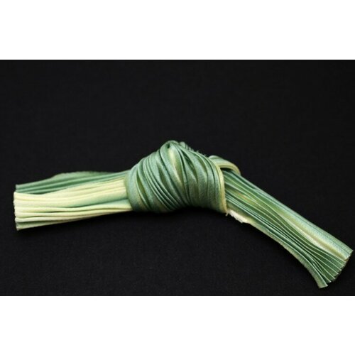 Лента шелковая Шибори ширина 12см цвет 095 зеленыйкремовый 20см 422₽