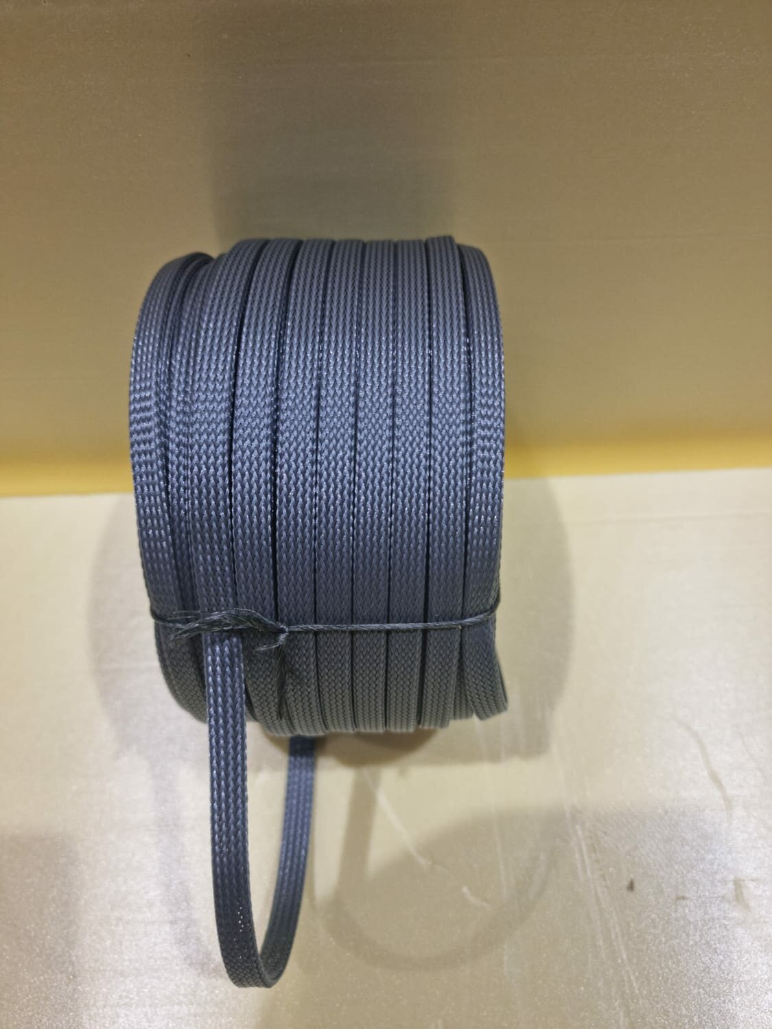 Защитная кабельная оплетка из полиэфира POLYTEX PET-06 (6-10 мм), 100 м, серая