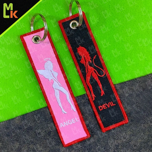 Брелок Mashinokom, вязаная фактура, красный, белый