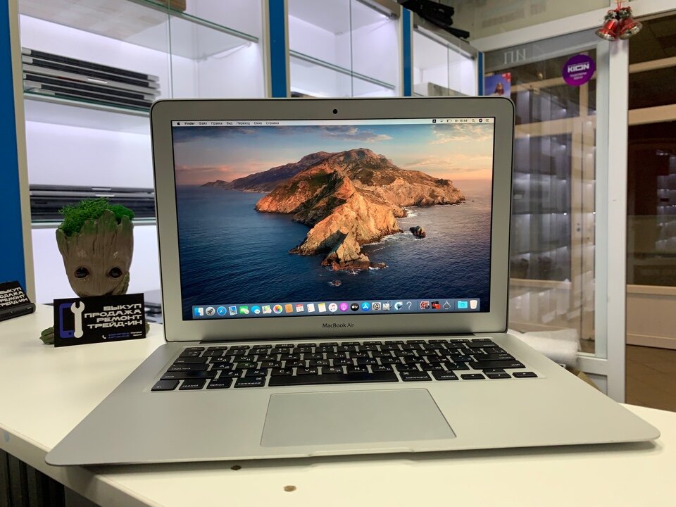 13.3" Ноутбук Apple MacBook Air 13 2015, 1440x900, Intel Core i7 2.2 ГГц, RAM 8 ГБ, SSD 128 ГБ, Intel HD Graphics 6000, Catalina