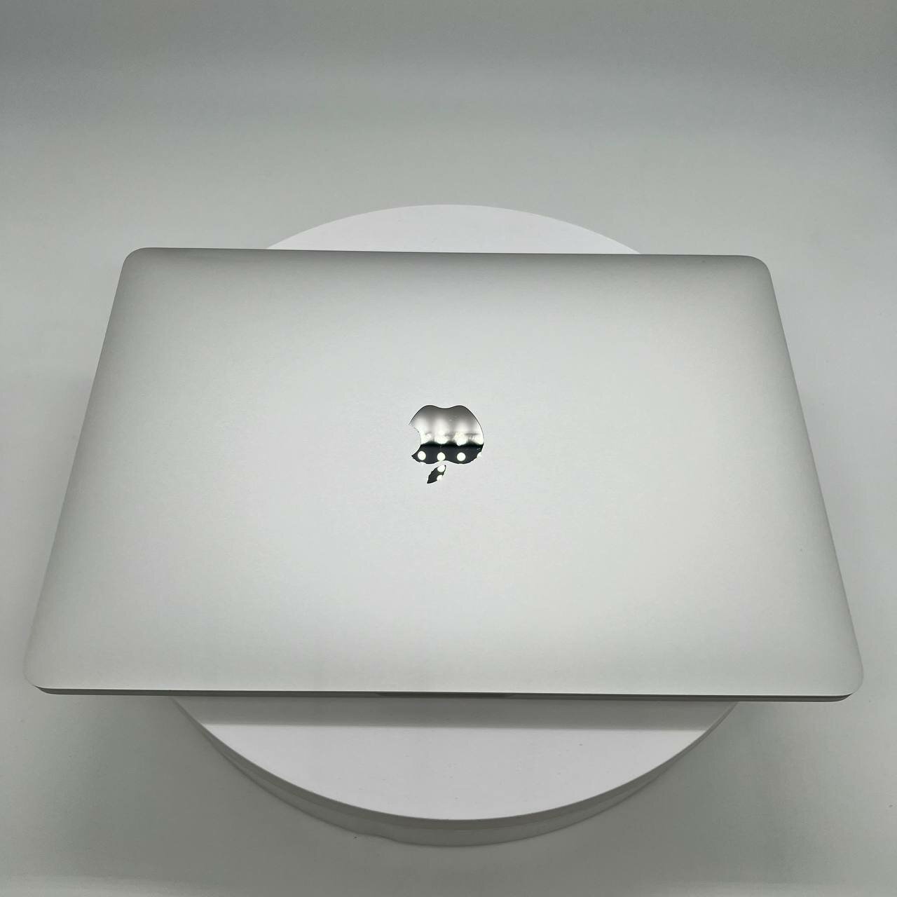 Ноутбук Apple MacBook Pro 13 2019, i5 1.4 ГГц, RAM 8 ГБ, SSD 256 ГБ, серебристый