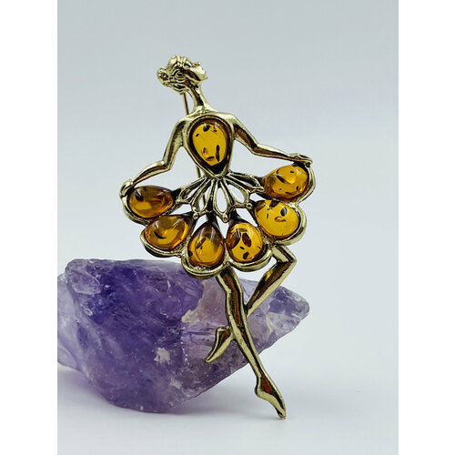 Брошь AMBER Land, янтарь прессованный, золотой