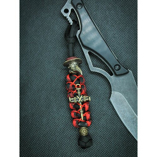 Темляк для ножа из паракорда с бусиной Чумной доктор в красной шляпе с крестом петелька 7 см